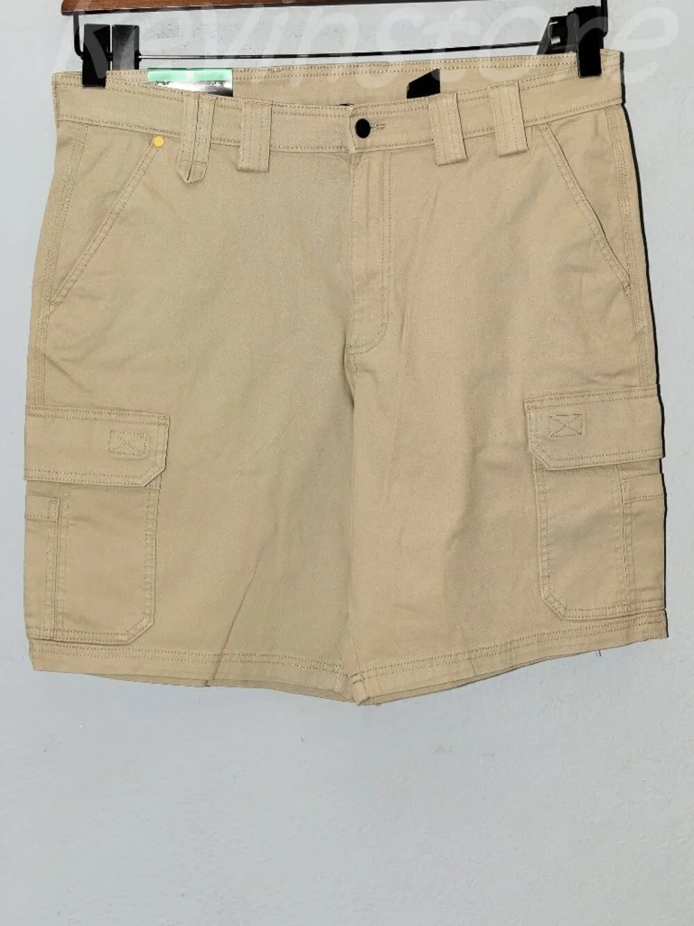 3 PAIRS CAT ( CATERPILLAR)  Men's Cargo ShortS. Price is for 3 .